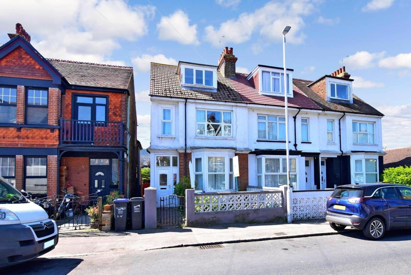 Cliftonville Approach Apartment