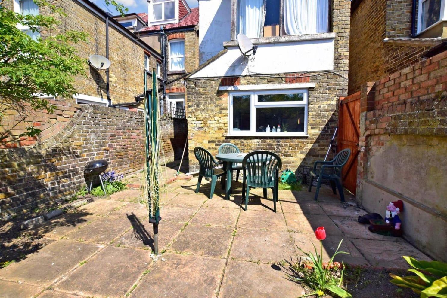 Cliftonville Approach Apartment